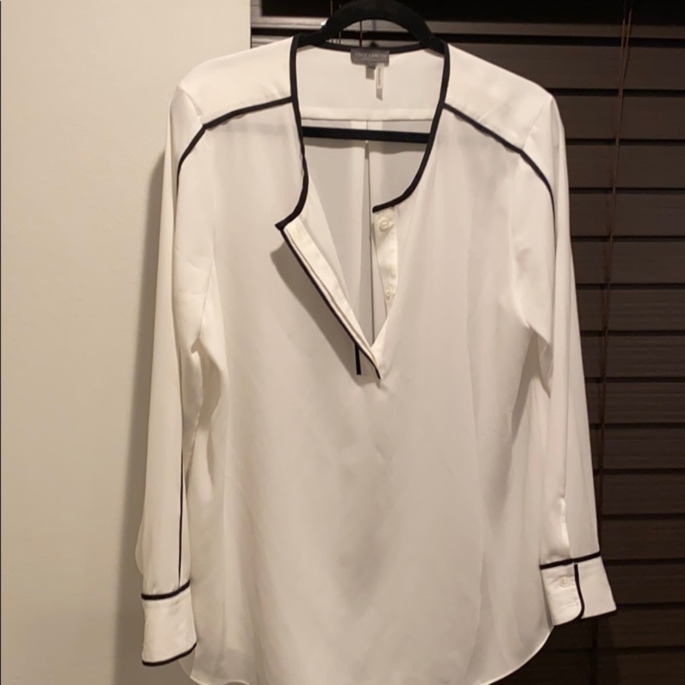 MOVING SALE Vince Camuto white and black blouse